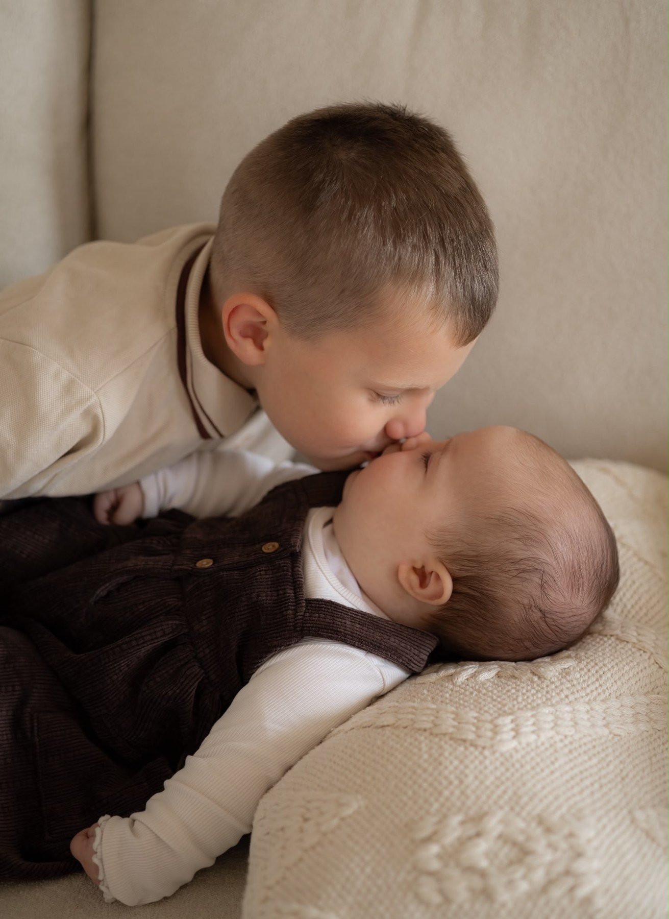 Family photography by Freya Photography