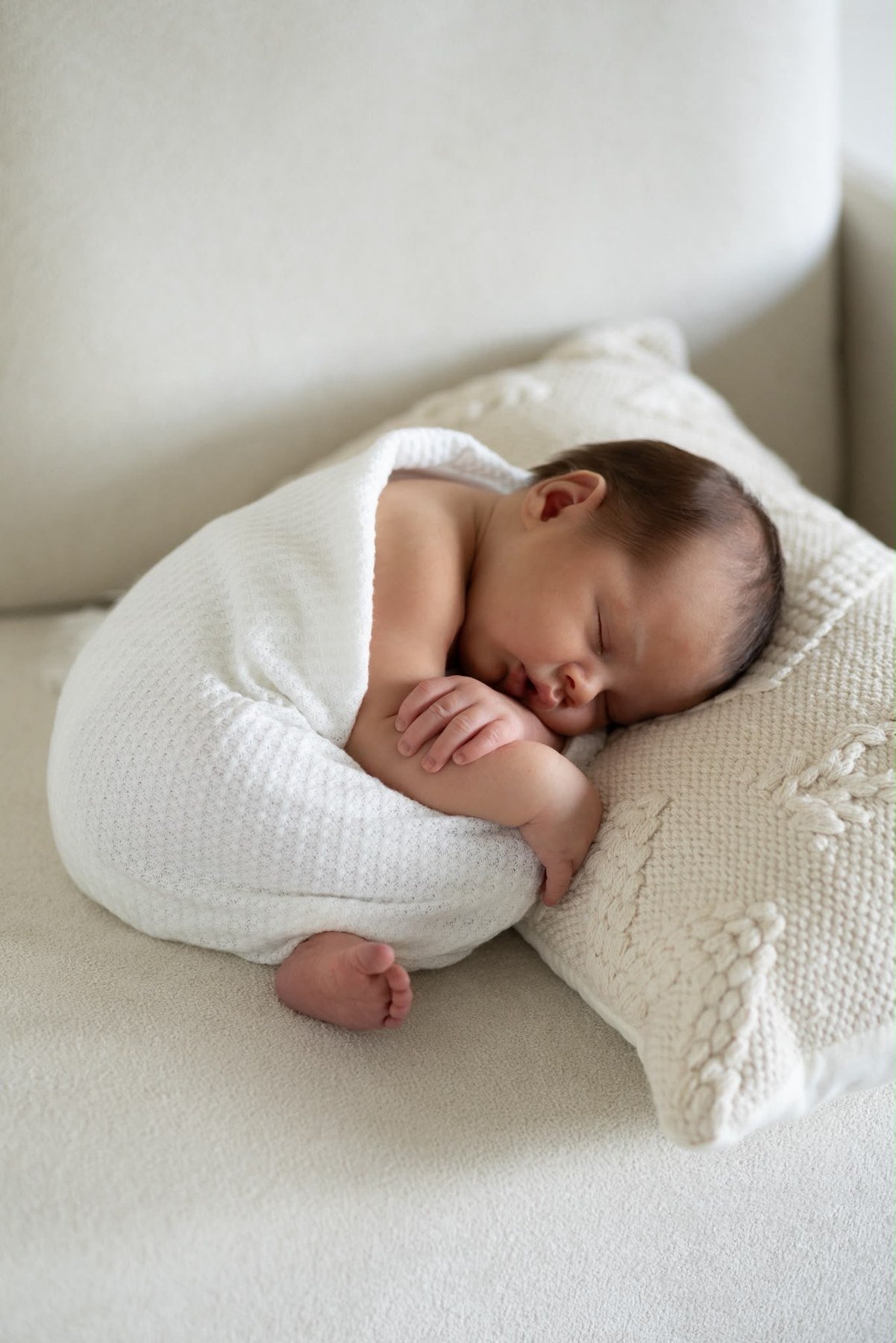 Newborn photography by Freya Photography